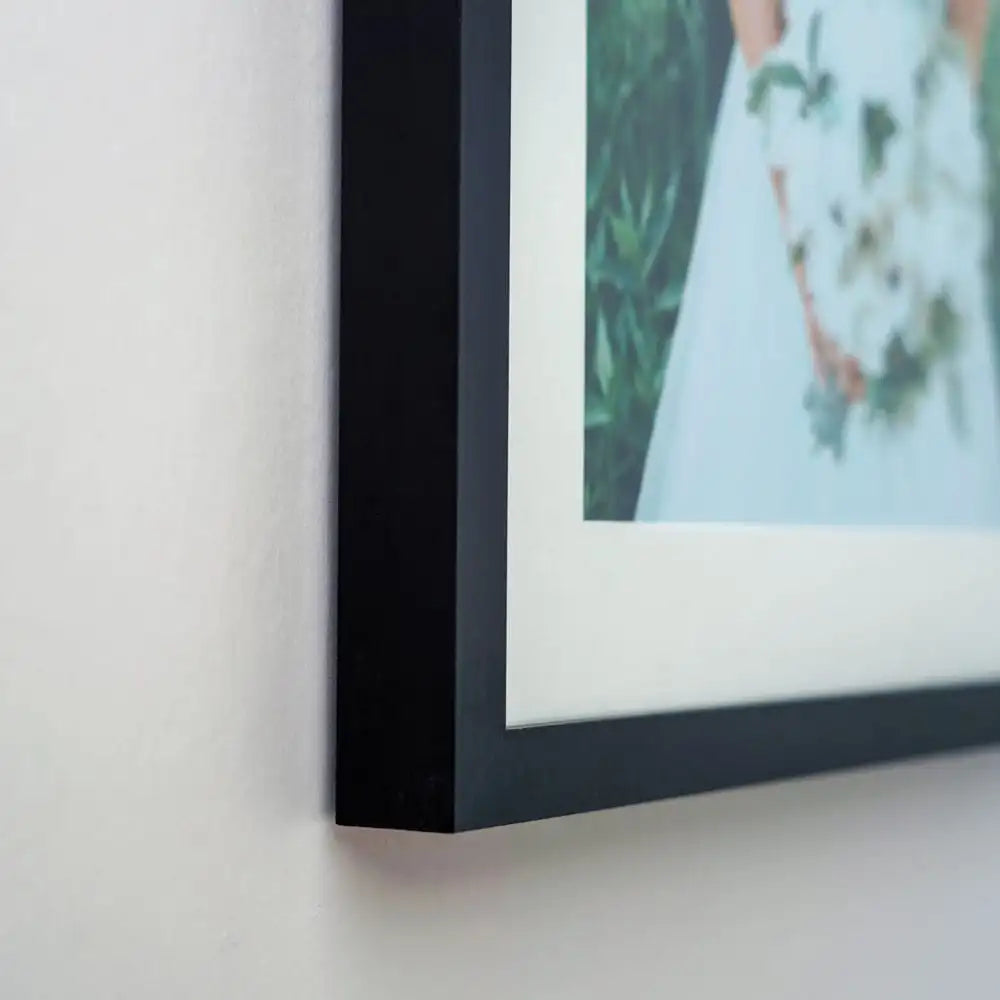 Linear Black Picture Frame for 25.4 x 20.3cm Artwork