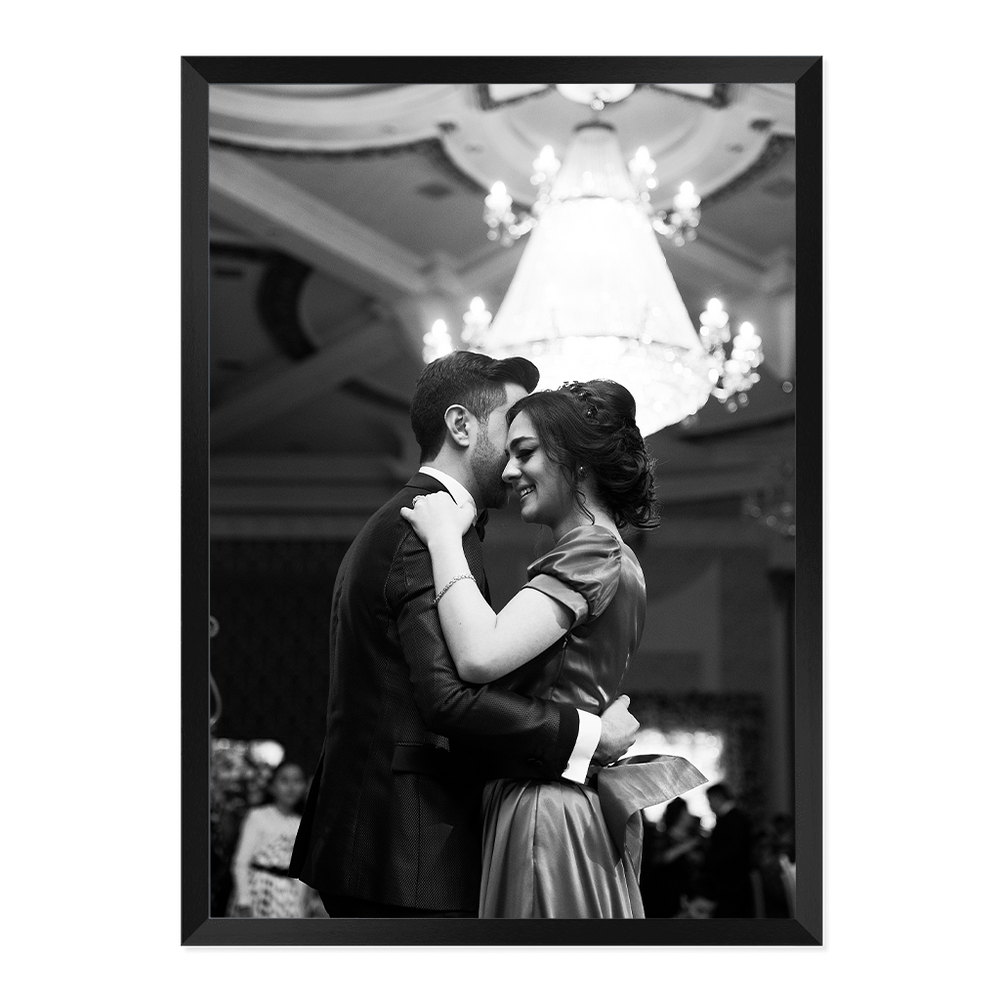 McKenzie & Whittingham Matte Black A2 Picture Frame - Elegant Contrast for Artwork & Photos