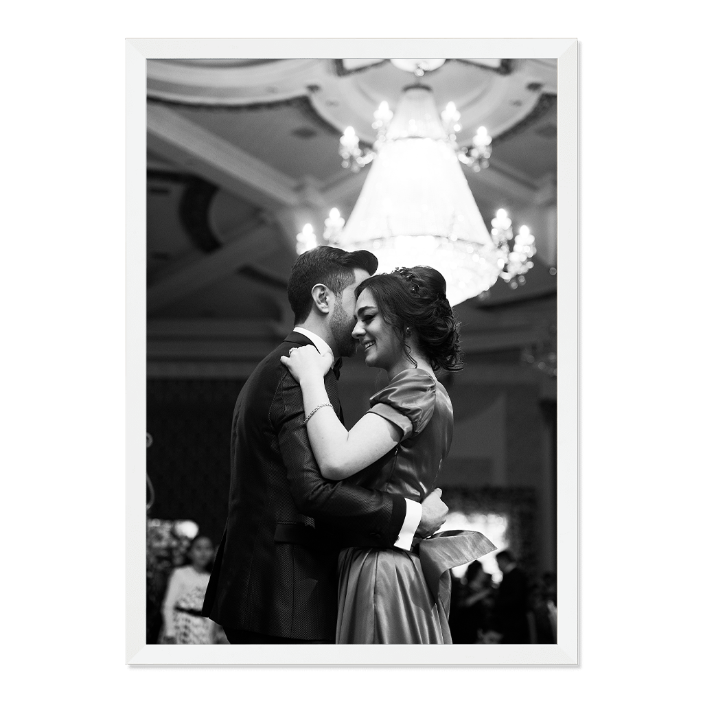 McKenzie & Whittingham Matte White A2 Picture Frame - Minimalist Style for Art, Photos & Prints