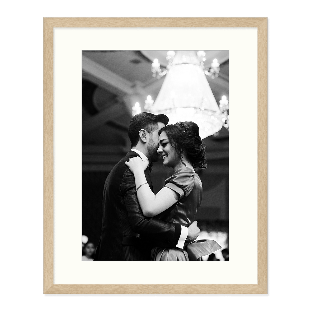 Premium Oak A3 Picture Frame with Matboard – Warm, Natural Timber for Art, Photos & Certificates