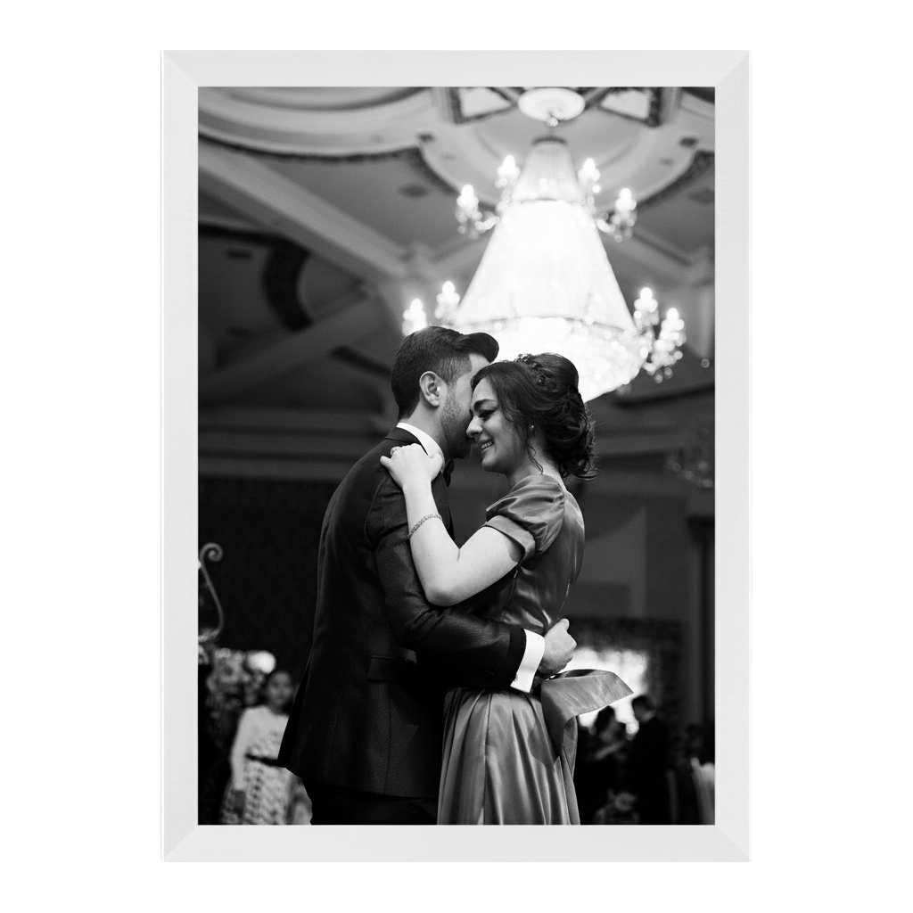 Premium Matte White A2 Picture Frame – Elegant Simplicity for Artwork, Photography & Prints